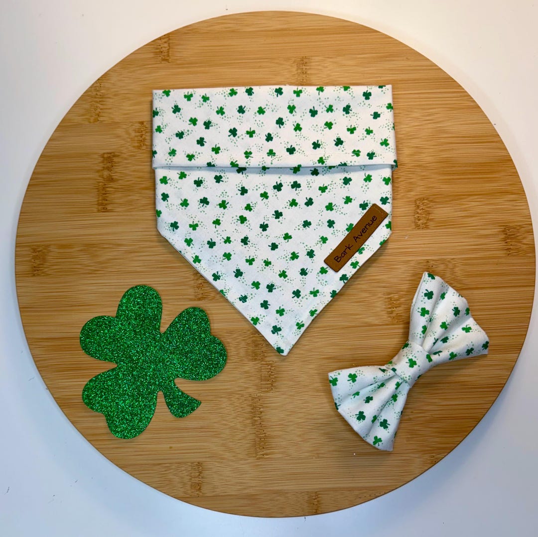 LARGE GREEN CLOVER